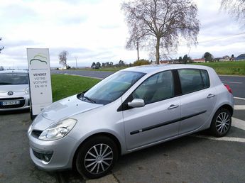  Voir d&eacute;tails -Renault Clio 5 Portes 1.5 dCi 86 cv Privilege CLIM -  &agrave; Osny (95)