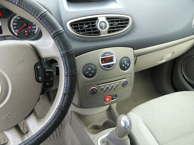 Renault Clio 5 Portes 1.5 dCi 86 cv Privilege CLIM -  Gris de 2008