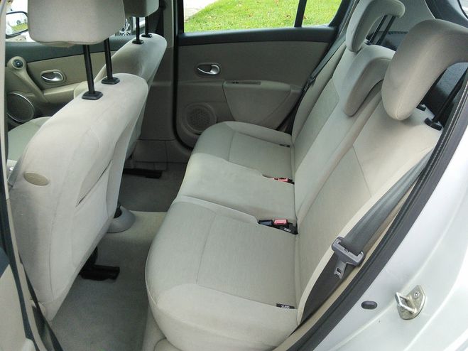 Renault Clio 5 Portes 1.5 dCi 86 cv Privilege CLIM -  Gris de 2008