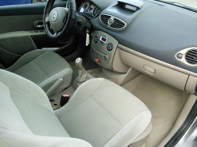 Renault Clio 5 Portes 1.5 dCi 86 cv Privilege CLIM -  Gris de 2008