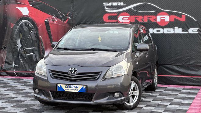 Cliquer pour voir la photo suivante Toyota Verso 126 D-4D FAP SKYVIEW EDITION 7 PLACES Gris F de 2010