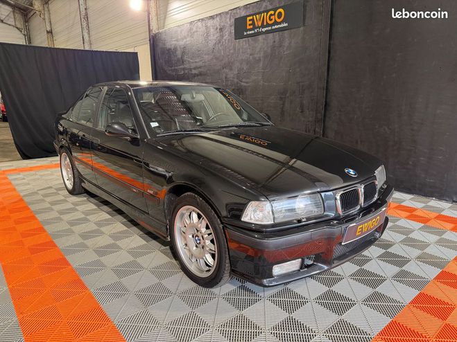 BMW M3 3.2 e36 321ch 4 portes toit ouvrant Noir de 1997