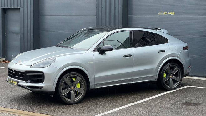 Porsche Cayenne Turbo S Hybride 680 ch - TVA - financeme ARGENT de 2019