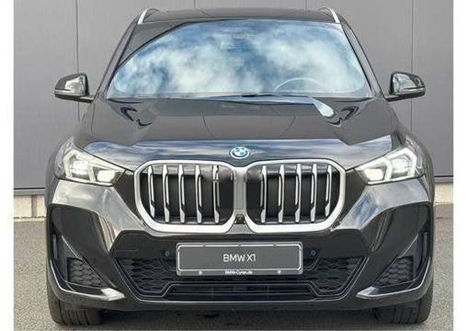BMW X1 xDrive30e M-Sport Pano Assistance � la c Noir Saphir M�tallis� de 2023