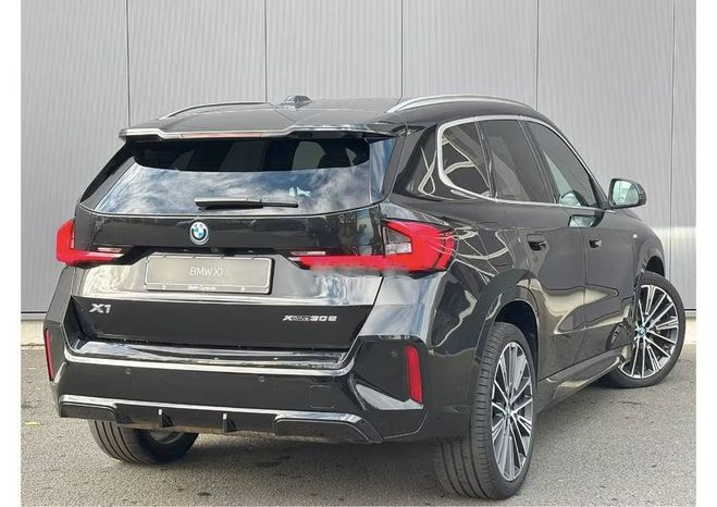 BMW X1 xDrive30e M-Sport Pano Assistance � la c Noir Saphir M�tallis� de 2023