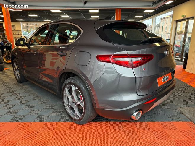 Alfa romeo Stelvio Q4 BVA Pack SUPER D-N-A 2.2D 16V 210 cv   de 2017