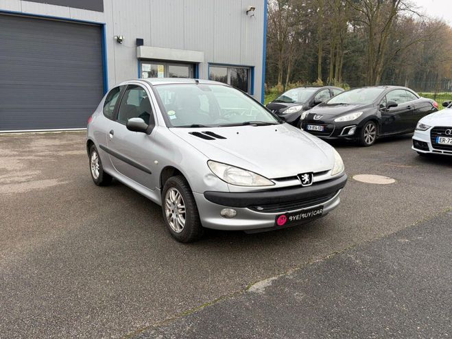 Peugeot 206 1.6i 16V - BVA BERLINE XT Premium GRIS CLAIR de 2001