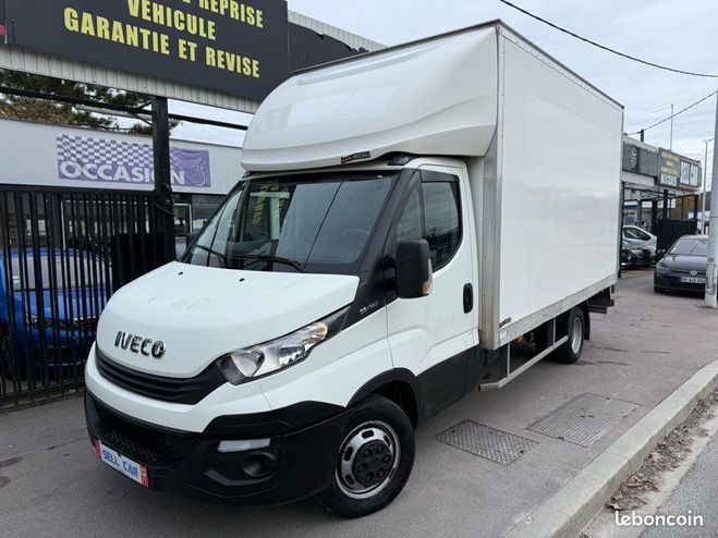 Iveco Daily Chassis-Cabine 22m3 35c14 136ch Hayon EM Blanc de 2019