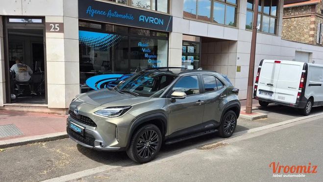 Toyota Yaris CROSS 1.5 114H 90 HYBRID FULL-HYBRID 0.8 Gris de 2023
