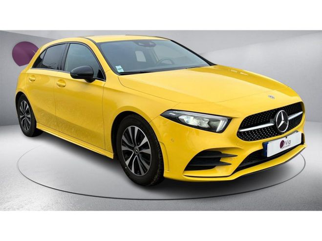 Cliquer pour voir la photo suivante Mercedes Classe A 200 163 AMG Line - CAMERA DE RECUL / CAR JAUNE FONCE de 2020