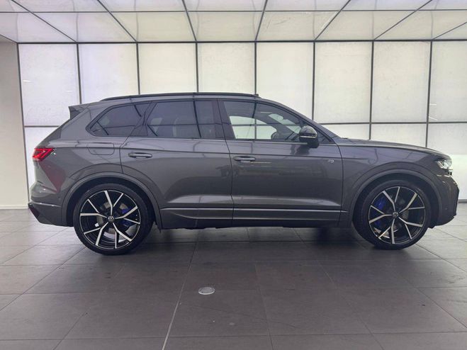 Volkswagen Touareg 3.0 V6 eHybrid 462 ch Tiptronic 8 4Motio Gris de 2024