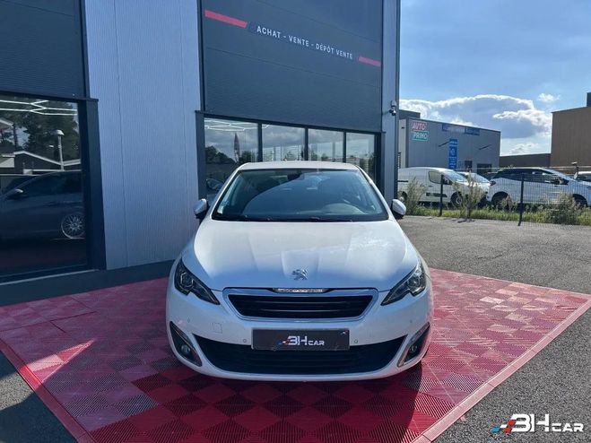 Peugeot 308 GENERATION-II 1.2 E-THP 130 ALLURE Blanc de 2015