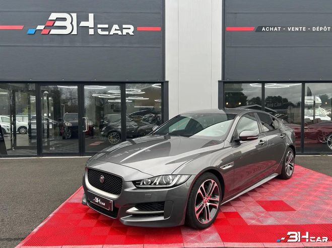Jaguar XE 2.0 D180 180 R-SPORT AWD BVA Blanc de 2017