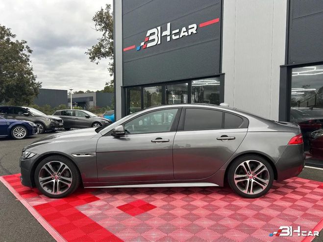 Jaguar XE 2.0 D180 180 R-SPORT AWD BVA Blanc de 2017