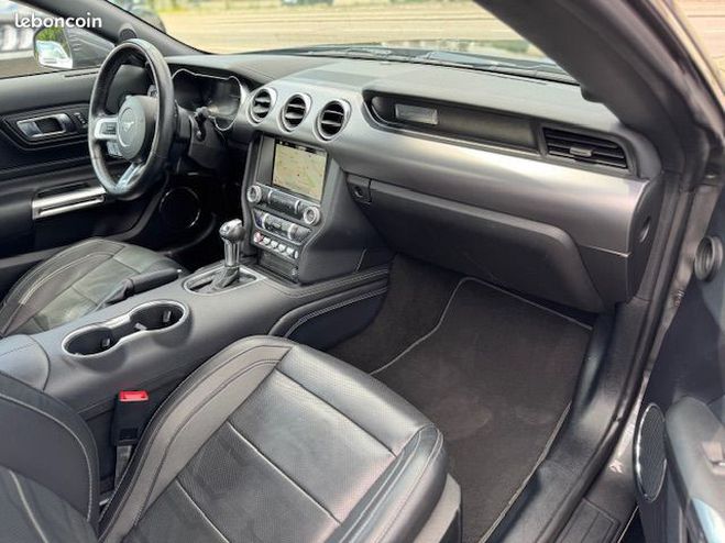 Ford Mustang v8 5.0 gt fastback phase 2 pack premium  Gris de 2019