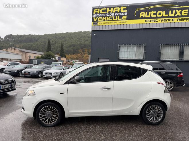 Lancia Ypsilon boite automatique garantie Blanc de 2012
