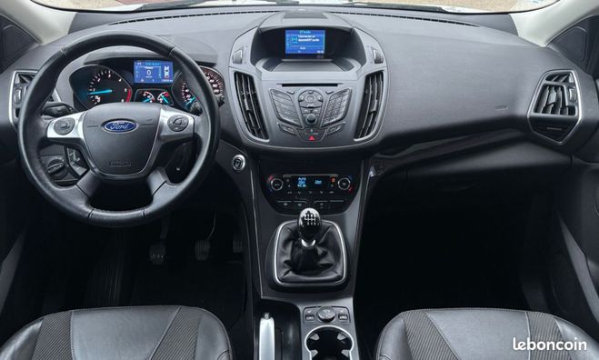 Ford Kuga 2.0 tdci 150ch titanium 4x2 1er main ent Blanc de 2015