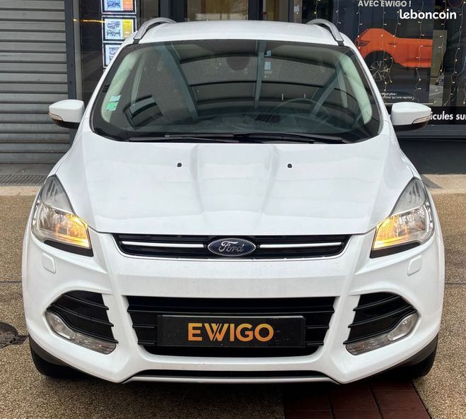 Ford Kuga 2.0 tdci 150ch titanium 4x2 1er main ent Blanc de 2015