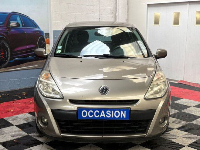Renault Clio III 1.5 DCI 75CH DYNAMIQUE TOMTOM 5P Beige de 2010
