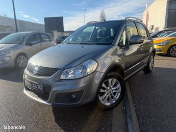  Voir d&eacute;tails -Suzuki SX4 S-Cross 2.0 DDIS 135 GLX 4X4 1�re Main &agrave; Saint-Martin-d'H�res (38)