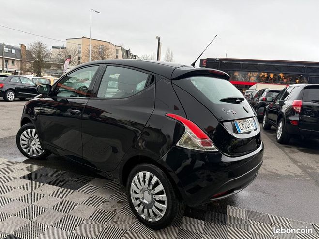 Lancia Ypsilon 1.2 8V GOLD STOP&START 5P Noir de 2013