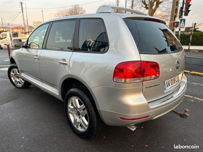 Volkswagen Touareg 3.2l V6 220ch BVA finition carat Gris de 2003