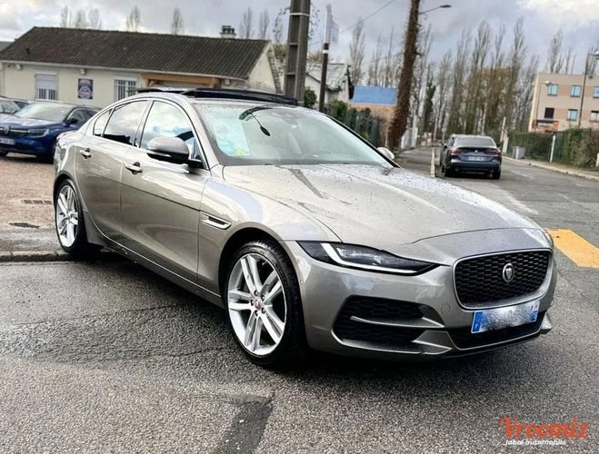 Cliquer pour voir la photo suivante Jaguar XE D180 HSE STANDARD AUTO 4WD TOIT OUVRANT Gris de 2019
