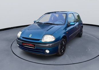  Voir d&eacute;tails -Renault Clio 2 1.6 i 90 ch pack Clim &agrave; Nevers (58)
