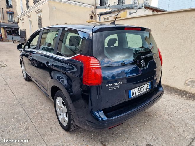 Peugeot 5008 1.6 hdi 110ch 7places �dition lancement  Bleu de 2010