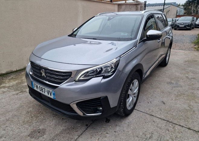 Cliquer pour voir la photo suivante Peugeot 5008 essence 130ch 86000km garantie 12-mois Gris de 2020