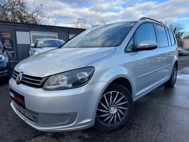 Cliquer pour voir la photo suivante Volkswagen Touran 1.6TDi 105CH BlueMotion Technology FAP C Gris de 2011