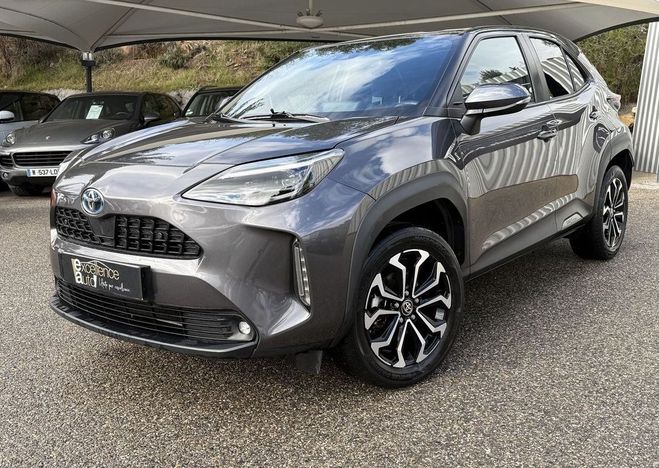 Toyota Yaris Cross 116H DESIGN AWD-I MY21 Gris de 2021