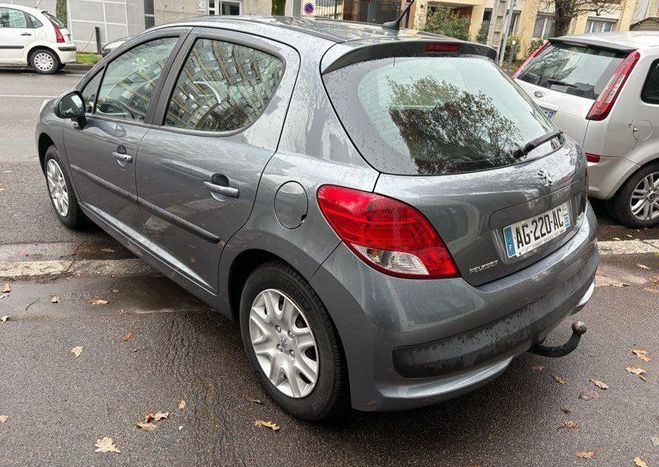 Peugeot 207 207  1.4 Hdi 70 cv Clim tr�s bon �tat Gris de 2010