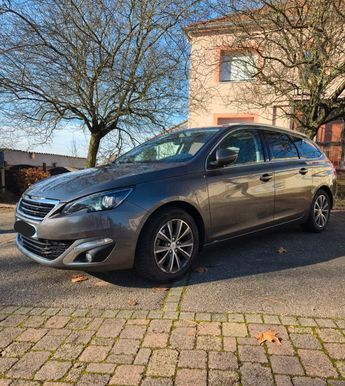  Voir d&eacute;tails -Peugeot 308 SW 1.6 blue hdi 120 cv s&s allure( 1ere  &agrave; L'H�pital (57)