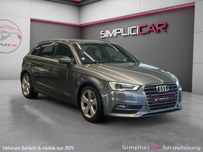 Audi A3 Sportback 1.6 TDI 110 Ambiente S tronic  Gris de 2016