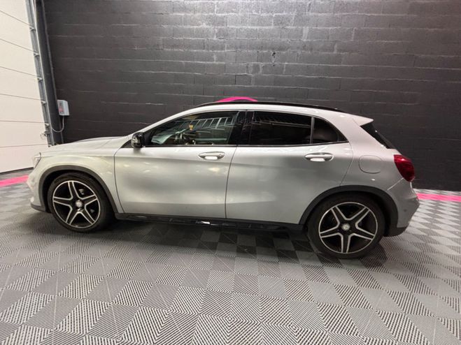 Mercedes Classe GLA CLASSE 200 d Fascination Pack AMG 7-G DC Gris de 2016