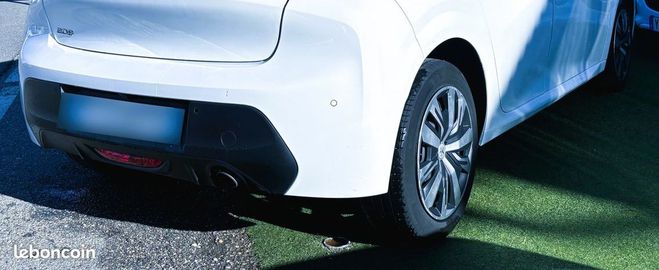 Peugeot 208 1.5 BlueHDi 100ch S&S Active-PREMIERE MA Blanc de 2024