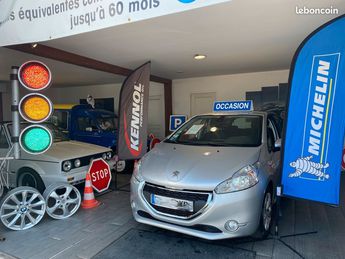  Voir d&eacute;tails -Peugeot 208 1.4 HDI 70 Buisness Pack 5 Portes &agrave; Nanteuil-l�s-Meaux (77)
