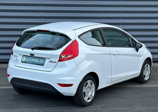 Ford Fiesta 1.25 82CH PACK AMBIENTE 98500KM BVM5 1�r Blanc de 2012