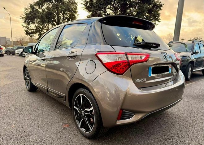 Toyota Yaris hybride 100h collection 1ere main Autre de 2017