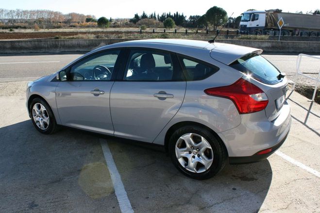 Ford Focus 1.6 TDCI 95CH FAP STOP&START TREND 5P Gris C de 2011