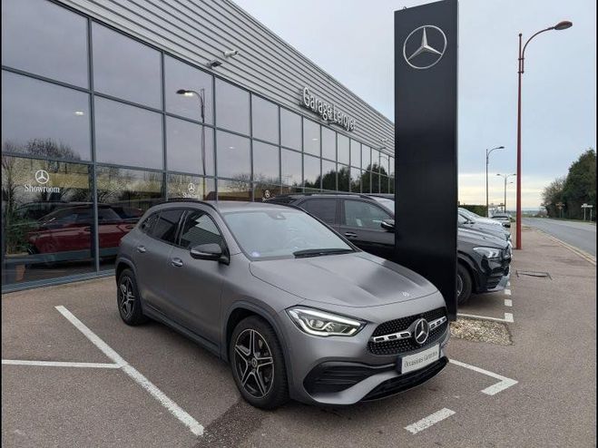 Cliquer pour voir la photo suivante Mercedes Classe GLA 200 163ch AMG Line 7G-DCT Gris Montagne Magno Manufaktur de 2022