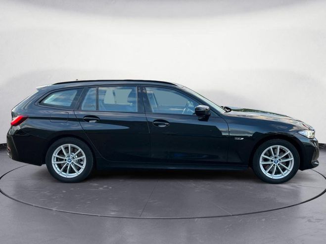 BMW Serie 3 touring 320e - BVA G21 LCI Business Desi Saphirschwarz de 2022