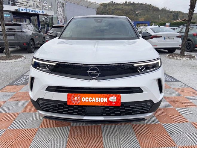 Opel Mokka 1.2 TURBO 130 ULTIMATE EAT8 1ER MAIN Blanc de 2023