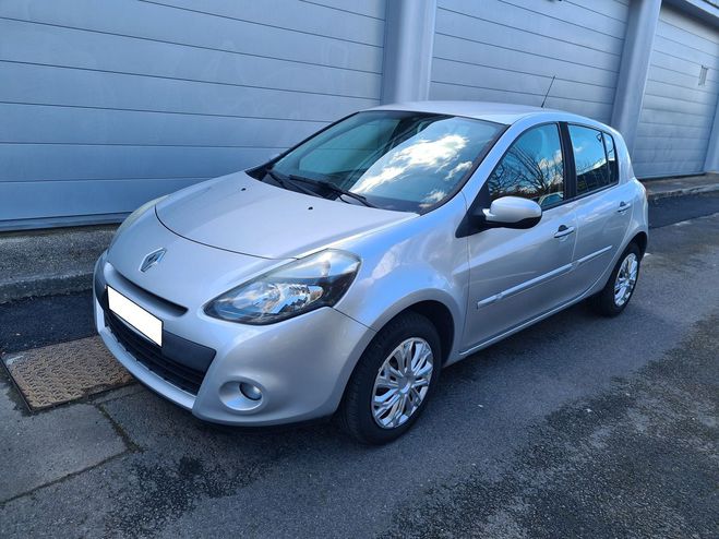 Renault Clio 1.2 75 CV  5490e CARNET ET FACTURE OK ID Gris clair de 2011