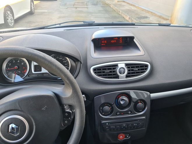 Renault Clio 1.2 75 CV  5490e CARNET ET FACTURE OK ID Gris clair de 2011