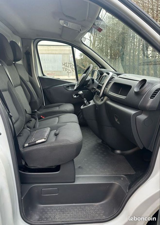 Renault Trafic trafic III l2l1 2.0 dci 120ch Blanc de 2022