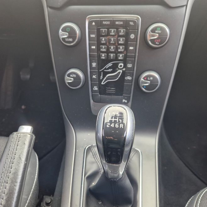 Volvo V40 II (2) 2.0 D2 120 BUSINESS GPS  Noir de 2016