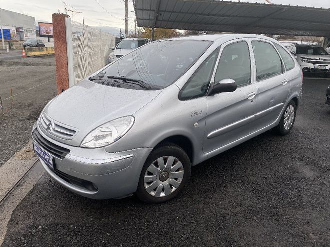 Cliquer pour voir la photo suivante Citroen Xsara Picasso 1.6 HDi 110 Gris Clair de 2007