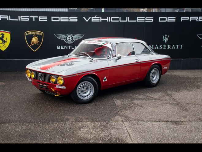 Alfa romeo Giulia GT 2000 Veloce - 2.0l - 150ch - Eligible Gris M�tallis� de 1973
